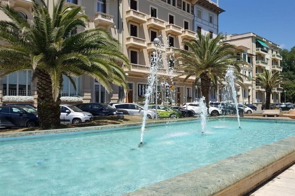 Hotel Marchionni Dal 1923 Viareggio Bagian luar foto