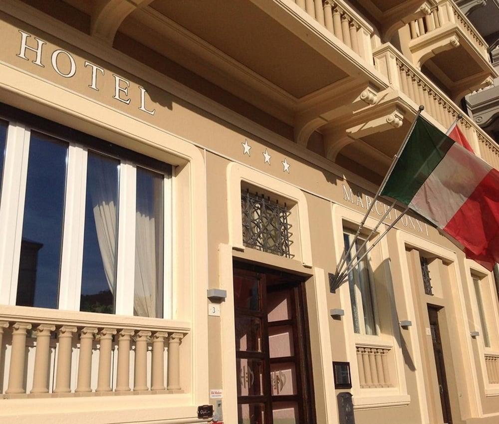 Hotel Marchionni Dal 1923 Viareggio Bagian luar foto