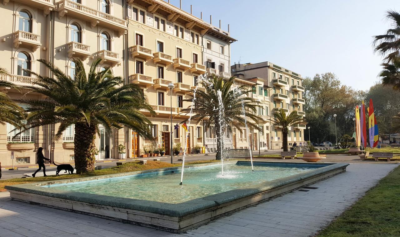 Hotel Marchionni Dal 1923 Viareggio Bagian luar foto